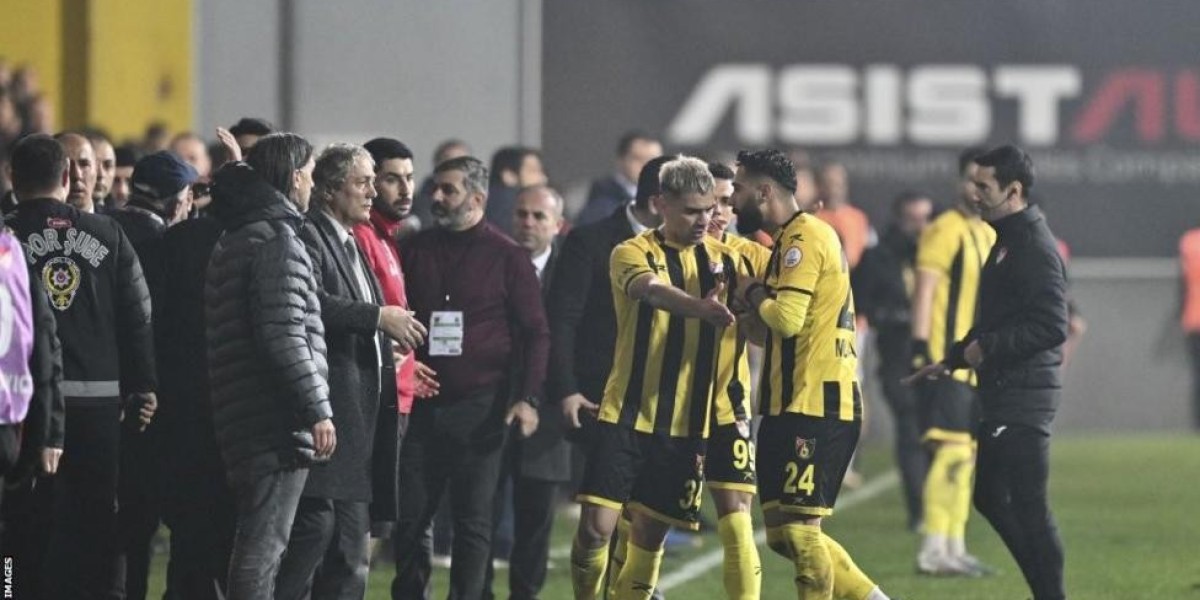 Turkish protest: President takes players off pitch over referee decision in Istanbulspor v Trabzonspor