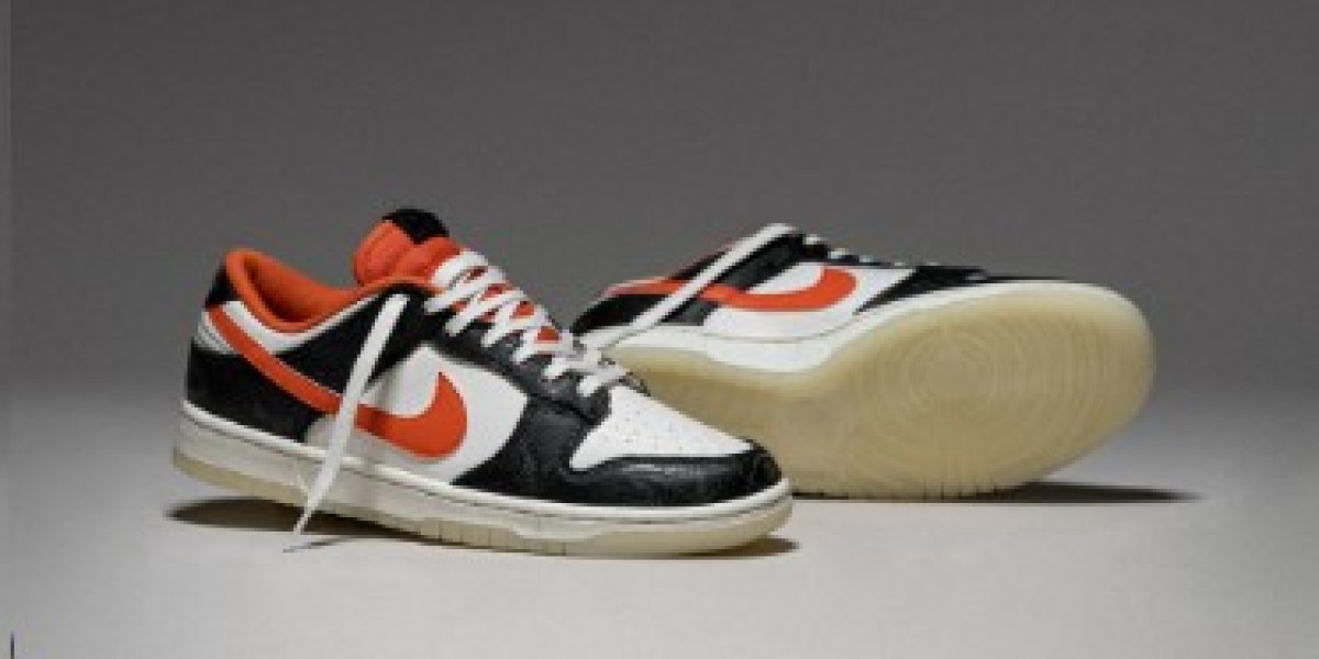 Nike Dunk Low SB: Sean Cliver Edition